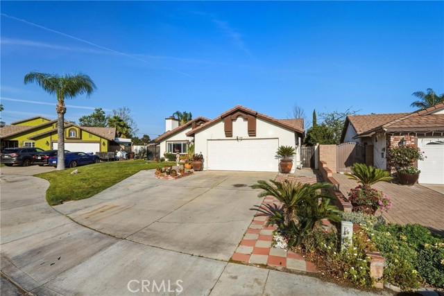 Detail Gallery Image 3 of 27 For 10531 Elm, Bloomington,  CA 92316 - 3 Beds | 2 Baths