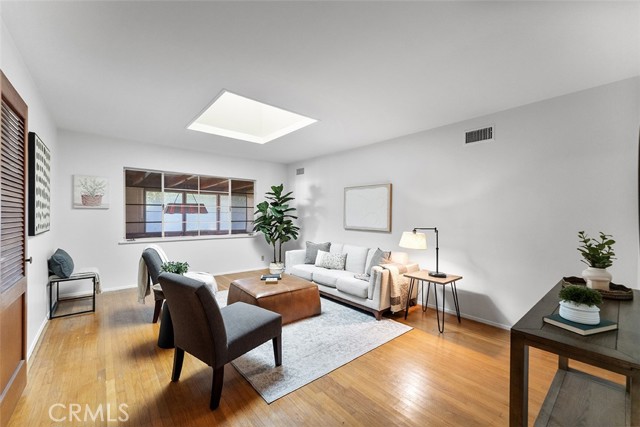 748 E Casad Street, Covina CA: https://media.crmls.org/medias/262c014a-a244-420a-a62f-6ed2800f3c85.jpg