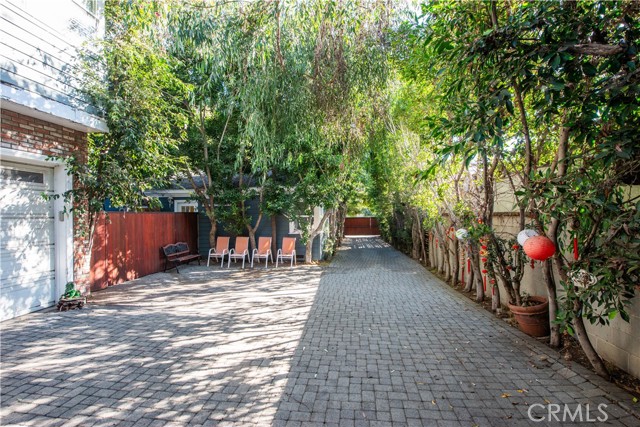 Detail Gallery Image 27 of 37 For 12413 Westminster Ave, Los Angeles,  CA 90066 - 6 Beds | 5 Baths