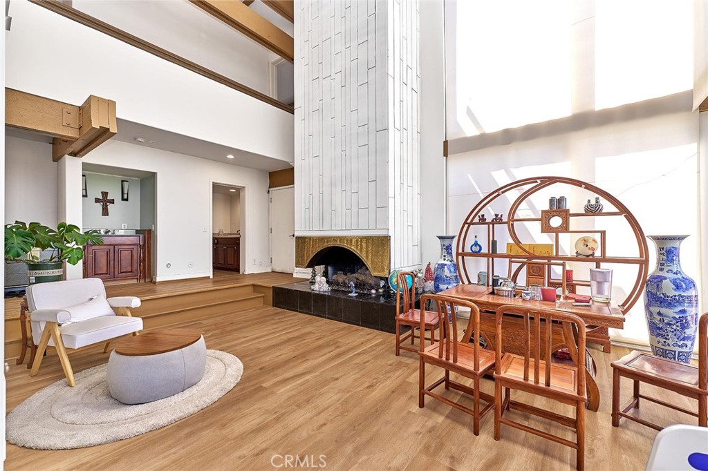 MLS #WS25235049 image #9