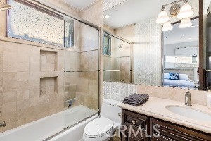 Detail Gallery Image 12 of 19 For 320 33rd, Manhattan Beach,  CA 90266 - 3 Beds | 4 Baths