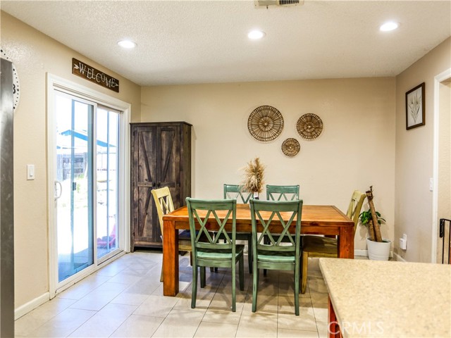 Detail Gallery Image 12 of 21 For 1628 Quincy Ct, Redlands,  CA 92374 - 3 Beds | 2 Baths