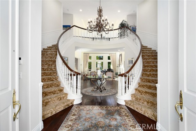 Detail Gallery Image 6 of 59 For 19134 Briarfield Way, Tarzana,  CA 91356 - 6 Beds | 7/1 Baths