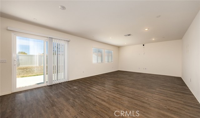 Detail Gallery Image 9 of 25 For 1455 Honor Way, Hemet,  CA 92543 - 4 Beds | 3 Baths