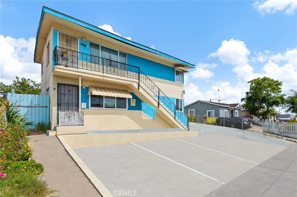 4077 Winona Avenue - photo 5