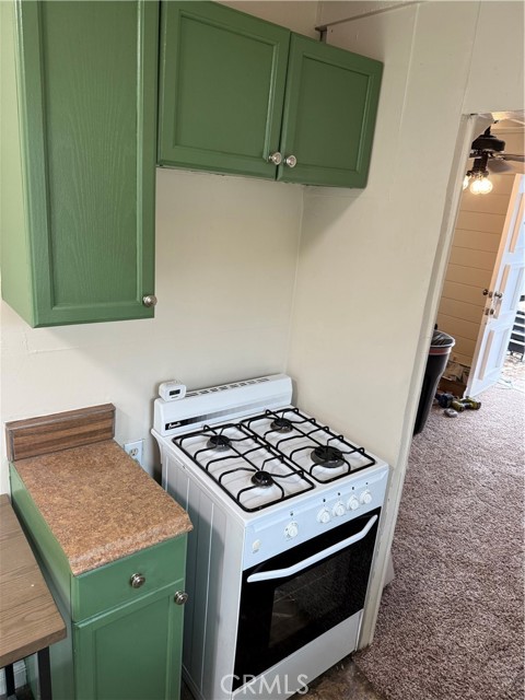 Detail Gallery Image 12 of 22 For 369 Log Ln, Crestline,  CA 92325 - 1 Beds | 1 Baths