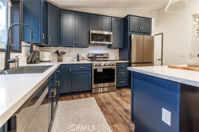Detail Gallery Image 10 of 36 For 487 San Bernardino Ave, Sugarloaf,  CA 92386 - 3 Beds | 2 Baths