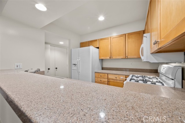 Detail Gallery Image 17 of 35 For 112 S Roosevelt Ave #102,  Pasadena,  CA 91107 - 3 Beds | 2/1 Baths