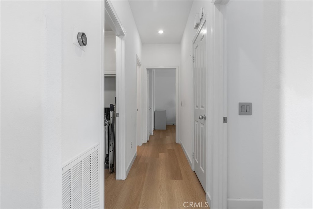 https://media.crmls.org/medias/262ecaf6-8448-4a01-8f36-c6c7f6a7dc9a.jpg?preset=X-Large