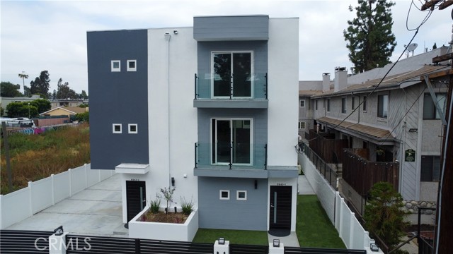 6845 N Haskell Avenue, Lake Balboa CA: https://media.crmls.org/medias/26306786-7800-46ff-aa82-cc9c56f62126.jpg