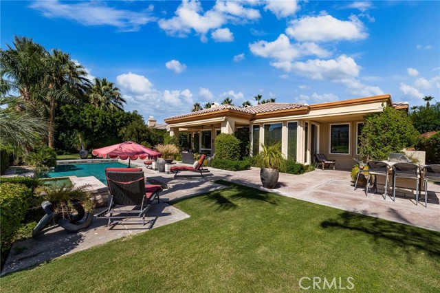 56102 Baltusrol, La Quinta CA: https://media.crmls.org/medias/2630b2fd-f112-4052-a20b-4307cd18093e.jpg