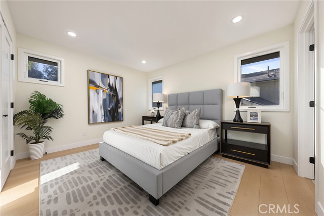 1025 La Cadena, B photo 20