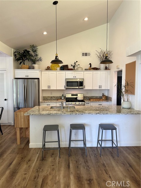 Detail Gallery Image 2 of 27 For 303 Esplanade, Newport Beach,  CA 92660 - 3 Beds | 2 Baths