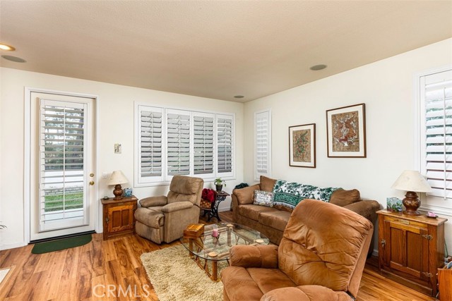 Detail Gallery Image 8 of 42 For 31341 Canterbury Ct, Temecula,  CA 92591 - 5 Beds | 3 Baths