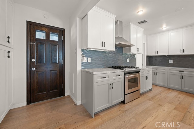 Detail Gallery Image 16 of 52 For 1713 N Pepper St, Burbank,  CA 91505 - 3 Beds | 2 Baths