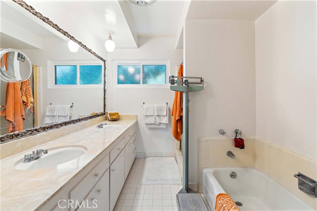 Detail Gallery Image 25 of 42 For 11944 Briarvale, Studio City,  CA 91604 - 5 Beds | 4 Baths