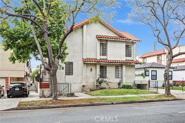 Detail Gallery Image 2 of 37 For 219 N Isabel St #4,  Glendale,  CA 91206 - 2 Beds | 2/1 Baths