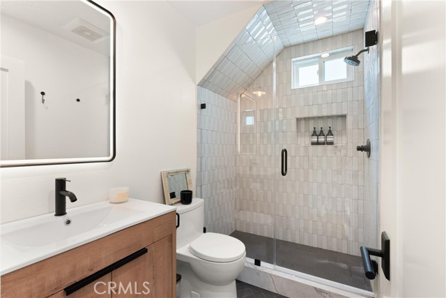 Detail Gallery Image 10 of 19 For 617 1/2 Acacia Ave, Corona Del Mar,  CA 92625 - 2 Beds | 2 Baths