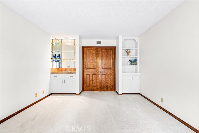 6222 Riviera Circle, Long Beach CA: https://media.crmls.org/medias/2632d466-2788-4c1a-85de-61d5c3126a42.jpg