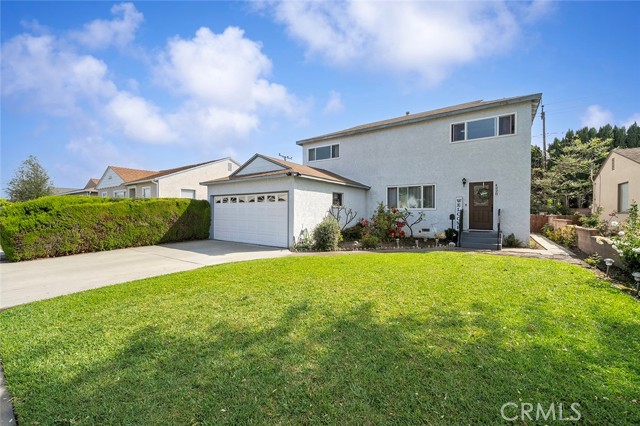 Detail Gallery Image 4 of 36 For 4228 Ostrom, Lakewood,  CA 90713 - 5 Beds | 3 Baths