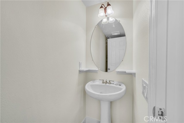 Detail Gallery Image 48 of 49 For 2053 Laurelwood Ave, Simi Valley,  CA 93063 - 2 Beds | 2/1 Baths