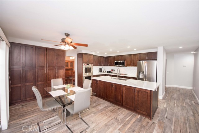Detail Gallery Image 4 of 19 For 2714 Peachwood Cir, Corona,  CA 92882 - 4 Beds | 3 Baths