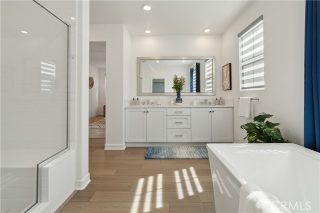 26288 Meadow Dr, San Juan Capistrano CA: https://media.crmls.org/medias/26344981-7d42-49f5-8401-a4866b1032f2.jpg