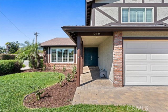 Detail Gallery Image 2 of 34 For 12325 Glynn, Downey,  CA 90242 - 4 Beds | 2/1 Baths