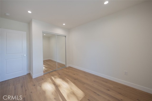 Detail Gallery Image 8 of 12 For 14727 Leadwell, Van Nuys,  CA 91405 - 3 Beds | 2/1 Baths