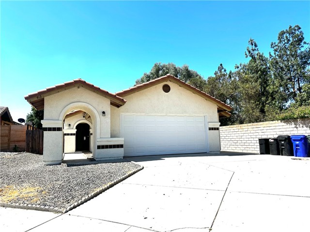 413 E James Street, Rialto CA: https://media.crmls.org/medias/26361e5d-d1e2-49e9-9413-0329c9727205.jpg