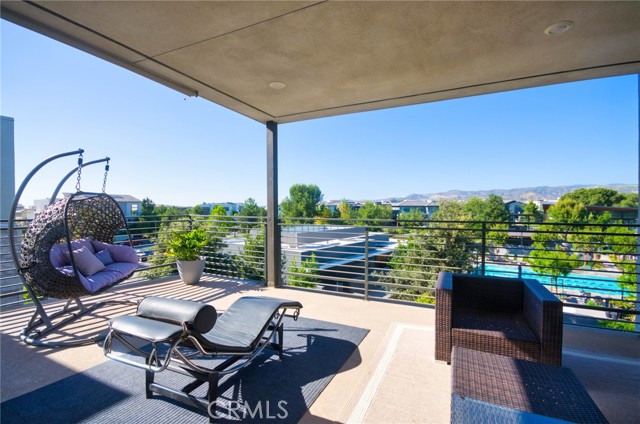 259 Chorus, Irvine CA: https://media.crmls.org/medias/26368f52-919d-4ed5-bc81-05b9c75b590d.jpg