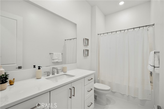 27246 Bush Mallow Court, Valencia CA: https://media.crmls.org/medias/26369703-ed78-4621-8ca7-5b3ab2c291fb.jpg