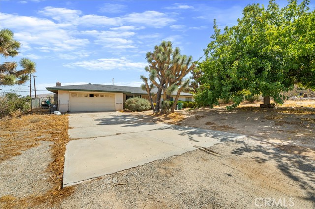 Detail Gallery Image 1 of 18 For 8545 Amador Ave, Yucca Valley,  CA 92284 - 3 Beds | 2 Baths