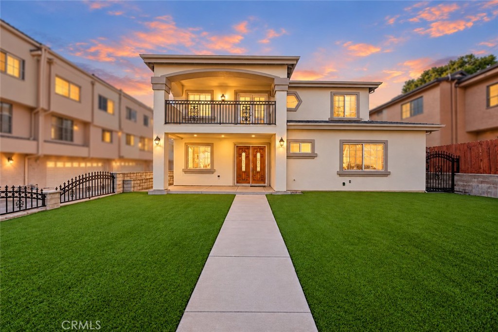 Quadruplex at 425 S Orange Avenue