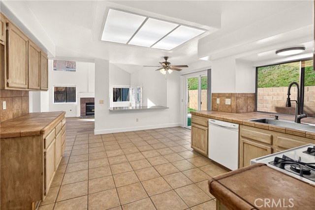 Detail Gallery Image 14 of 51 For 39513 Middleton, Palmdale,  CA 93551 - 4 Beds | 2/1 Baths