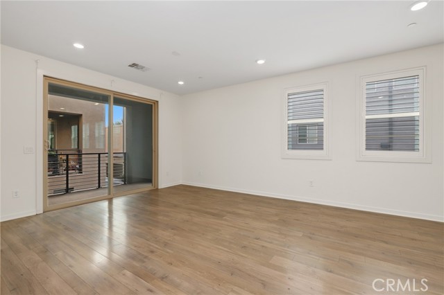 175 Cadence, Irvine CA: https://media.crmls.org/medias/26387221-e584-4677-b3f8-3414e729b73c.jpg