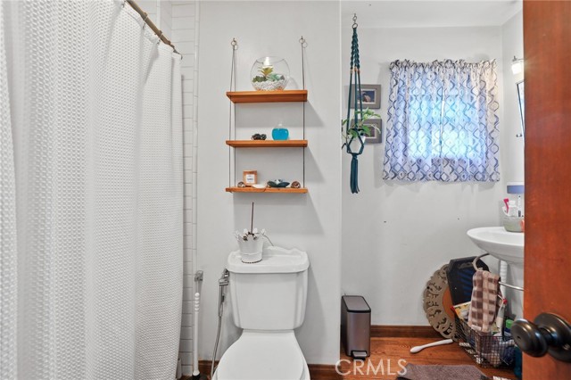 932 Coronado Avenue, Long Beach CA: https://media.crmls.org/medias/2639e40c-b0d6-4dea-90c6-c6bf34810565.jpg