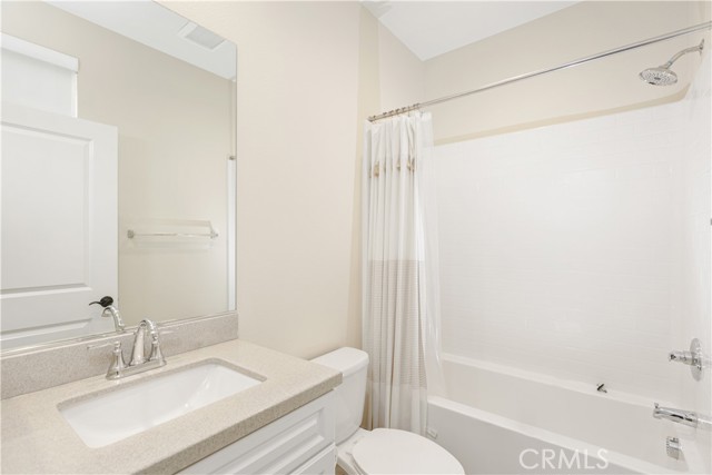 Detail Gallery Image 32 of 44 For 2818 E Berry Loop Privado #76,  Ontario,  CA 91761 - 2 Beds | 2/1 Baths