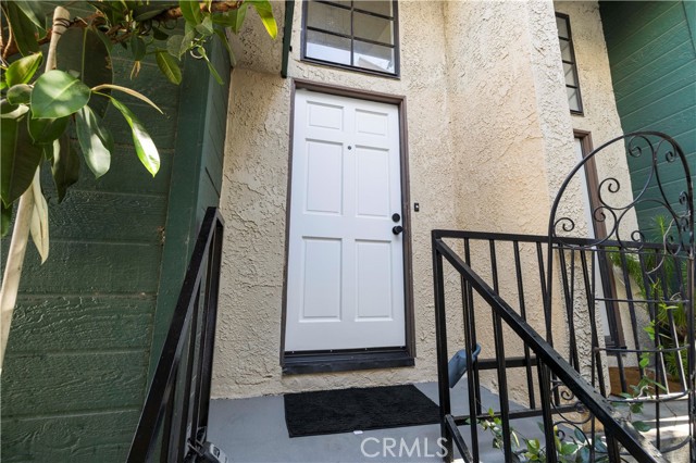 11107 Arminta Street, Sun Valley CA: https://media.crmls.org/medias/263adfd7-531c-4764-a1b5-37ac92b3af5d.jpg