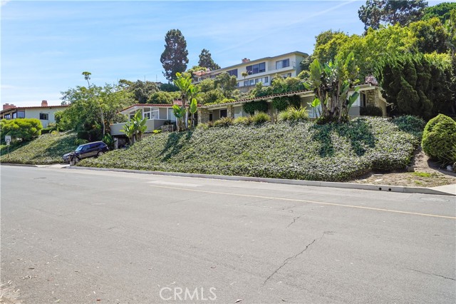 360 Via Almar, Palos Verdes Estates, California 90274, 3 Bedrooms Bedrooms, ,2 BathroomsBathrooms,Residential,For Sale,Via Almar,PV24255017