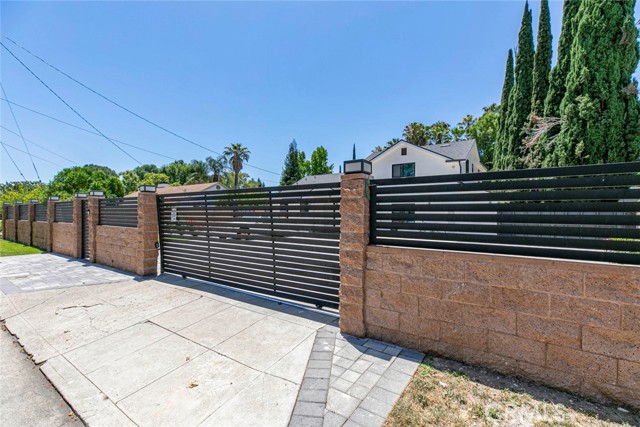 17800 Raymer Street, Sherwood Forest CA: https://media.crmls.org/medias/263b3474-32fe-4cda-b443-737e48fe9cd4.jpg