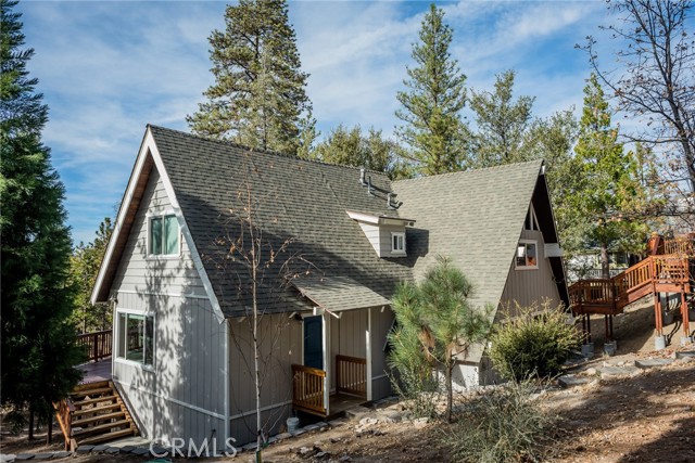 Detail Gallery Image 3 of 51 For 27307 Matterhorn Dr, Lake Arrowhead,  CA 92352 - 4 Beds | 2 Baths