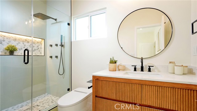 17698 Locust Street, Fountain Valley CA: https://media.crmls.org/medias/263d1cfe-ea24-488a-b6e7-e30fcc21a55e.jpg