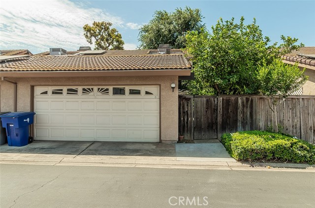 712 E Magill Avenue, Fresno CA: https://media.crmls.org/medias/263d62ea-b06e-4c2f-8b48-17c7650bc992.jpg