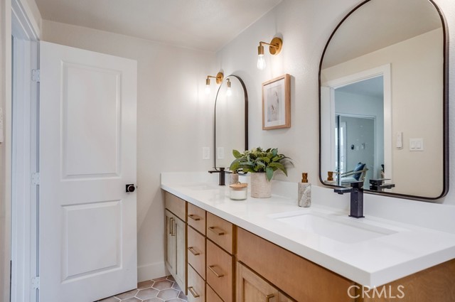 Detail Gallery Image 33 of 42 For 3635 W 64th St, Los Angeles,  CA 90043 - 4 Beds | 2/1 Baths