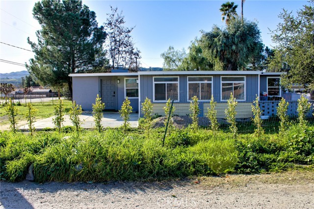 Detail Gallery Image 2 of 30 For 26917 Yale St, Hemet,  CA 92544 - 3 Beds | 1 Baths