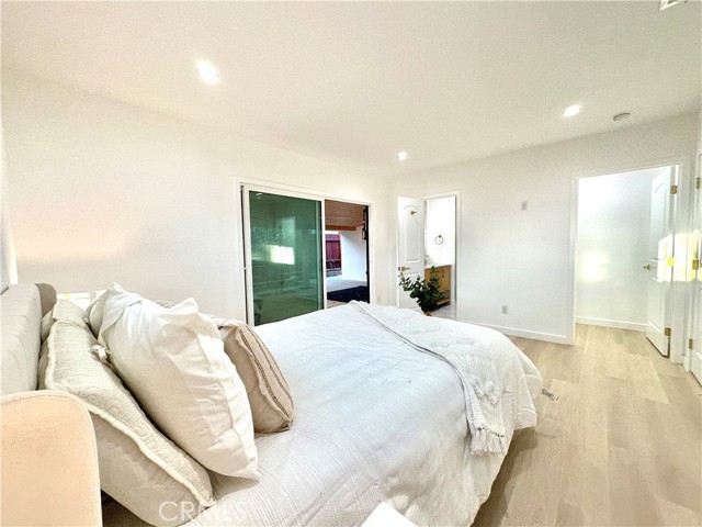 10335 Babbitt Avenue, Granada Hills CA: https://media.crmls.org/medias/263e2c84-6795-45d3-ade1-3e5fa04200d6.jpg