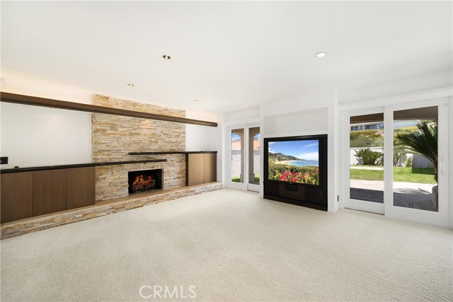 Detail Gallery Image 12 of 24 For 33 Montecito Dr, Corona Del Mar,  CA 92625 - 4 Beds | 2/1 Baths