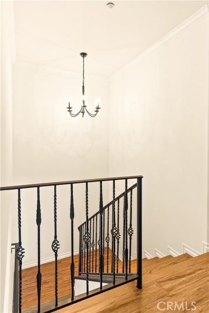 11145 Sunshine Terrace, Studio City CA: https://media.crmls.org/medias/263f24bb-79c2-44f1-b2b8-c0d68f49e7bb.jpg