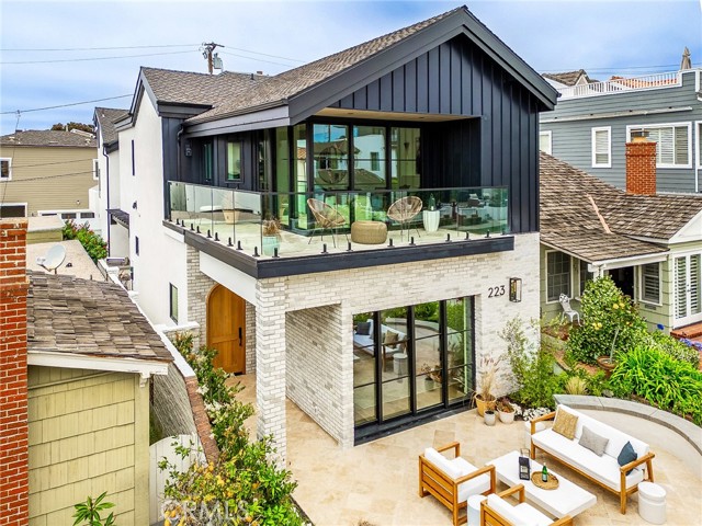 223 Orchid Avenue, Corona del Mar CA: https://media.crmls.org/medias/263f3234-6f7d-45cc-89f2-2dba24a700b6.jpg